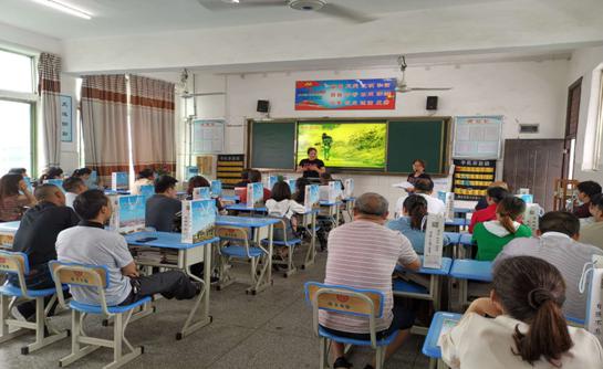 衡陽技師學院機械工程系召開 “您的相伴，我的成長”主題家長會