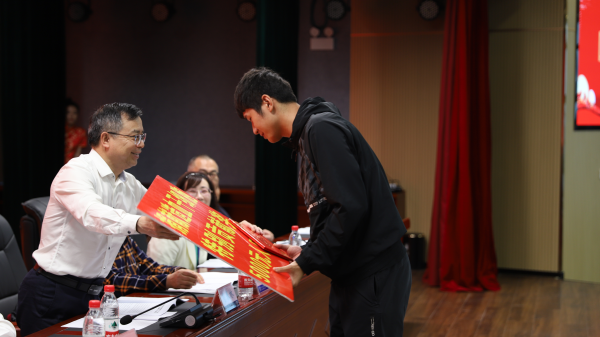 衡技學(xué)子風(fēng)采③|鄧宏意：捐獻(xiàn)造血干細(xì)胞，延續(xù)他人生命